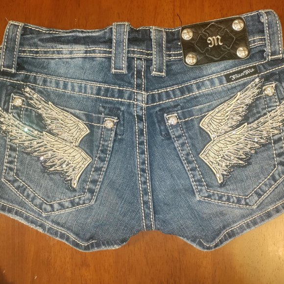 Like new beautiful miss me shorts - Picture 3 of 4